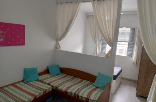 Boqueirao Apartment | Kitnet aconchegante no centro, a poucos passos da praia