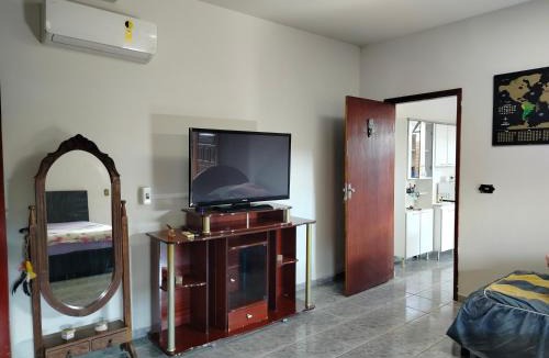 Barao de Cacais House | Kitnet Espaçosa Mobiliada