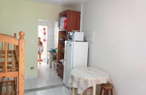 Ponta da Praia Apartment | Kitnet simples na Ponta da Praia ,Santos, uma quadra da praia, proximo ao aquário