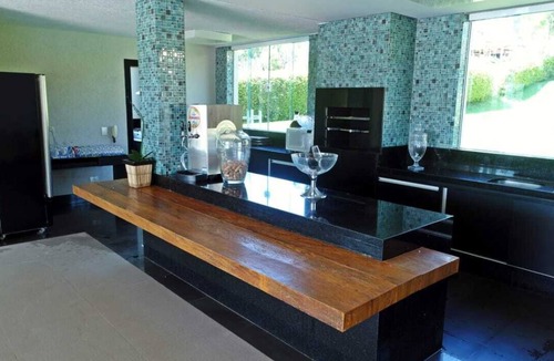 Capitolio House | Lakeside Mansion with 10 Bedrooms