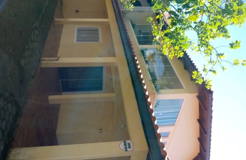 Enseada House | Large and inexpensive house 30 meters from the sea.