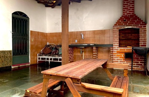 Baixo Grande House | Large house with barbecue and garage.