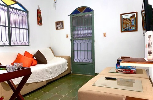 Baixo Grande House | Large house with barbecue and garage.