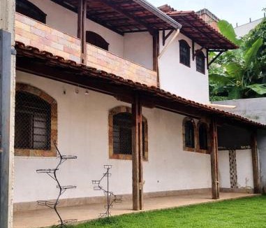 Sao Bernardo House | Large house with grassy yard, great location