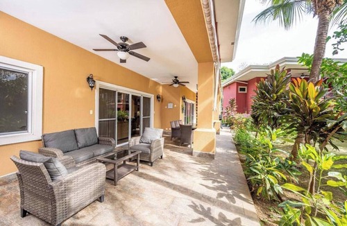 Playa Hermosa Condo | Las Brisas 2-1 3 BR Beach-Front Condo Salt-Water Pool & Walk to Playa Hermosa 6 Guests