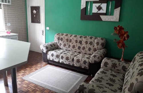 Floresta Apartment | Lawn Center Accommodation