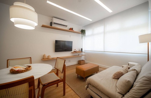 Leblon Apartment | Leblon | No coração do Leblon, 2 quartos a 300m da praia - por Casapē Rio