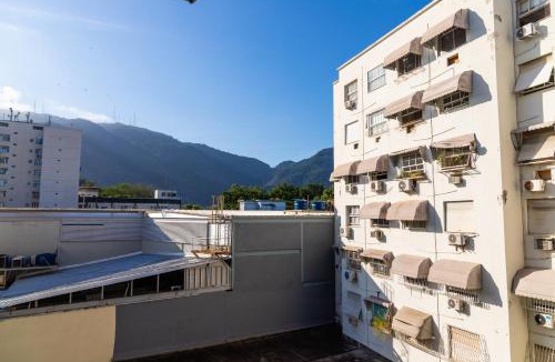 Leblon Apartment | LEBLON PRAIA LAGOA 2 QUARTOS PROXIMO DA PRAIA E DA LAGOA na Bartolomeu Mitre
