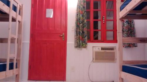 Pontal Hostel | Leo's Clan Beach Hostel