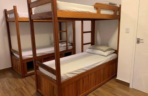 Vila do Abraao Hostel | Lila Limao Hostel