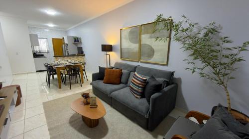 Vila Yolanda House | Linda casa em excelente localização - 02 garagens
