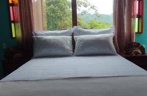 Garopaba House | Lindas Paisagens, Ótima Localização, Jacuzzi, Conforto e Tranquilidade