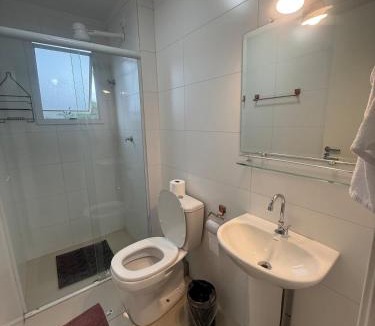 Umuarama Apartment | Lindo Ap - CENTRO- piscina, churrasqueira gourmet, maquina lava e seca e wifi roupas cama
