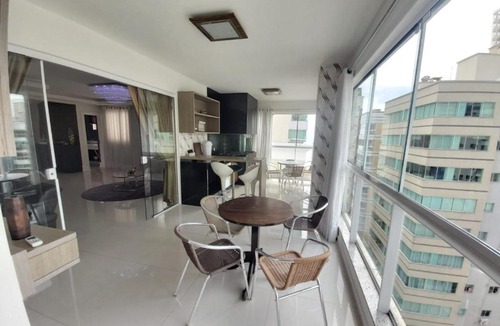 Andorinha Apartment | Lindo Apartamento com 5 suítes perto do mar! No melhor lugar de Meia Praia
