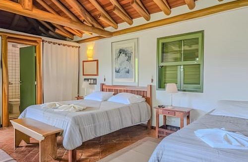 Passa Quatro Apartment | Lindo chalé com lareira, sauna e piscina.