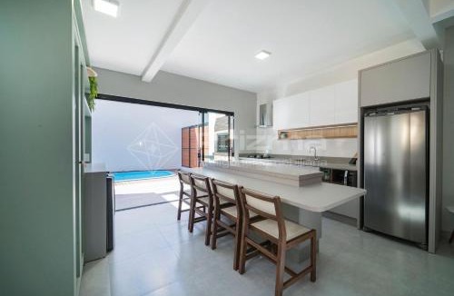 Mariscal House | Lindo duplex geminado na Praia de Mariscal.