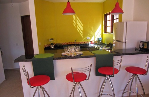 Jabaquara House | Lirio House. front beach. 3 ensuites, 1km from old center, with pool, wifi and BBQ