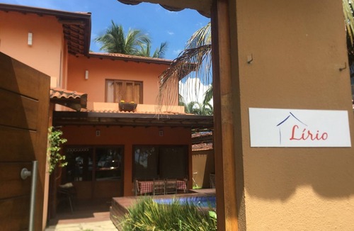 Jabaquara House | Lirio House. front beach. 3 ensuites, 1km from old center, with pool, wifi and BBQ