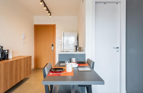 Petropolis Apartment | LIV 1012 Complete and Cozy Studio Apartment