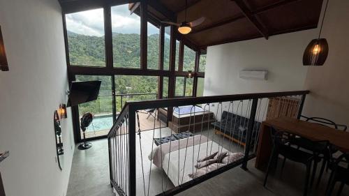 Penedo House | Lobo Freki - Novíssimo Refúgio romântico com vista para a Serra