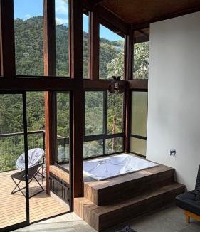 Penedo House | Lobo Freki - Novíssimo Refúgio romântico com vista para a Serra