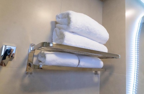Fabricas Apartment | Loft 509 elegante e confortavél, cama grande, Wi-Fi rápido, Próx Tiradentes, COM Vaga de Garagem