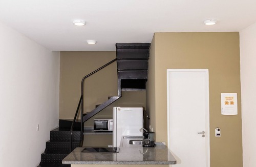 Barra da Lagoa Apartment | Loft com Smart Lock e Ar perto do Projeto Tamar
