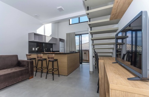 Lagoa Pequena Apartment | Loft no Novo Campeche, Terraço com Piscina ZR2092