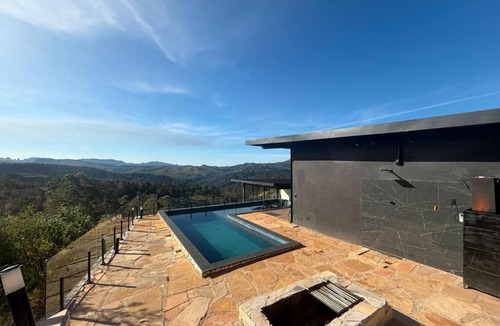 Sao Sebastiao das Aguas Claras Ski Chalet | Loft Vilas Boas