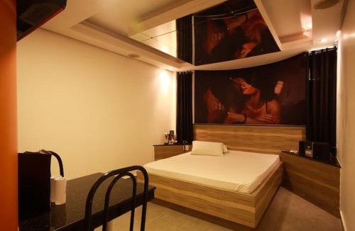 Demarchi Hotel | Luna Motel