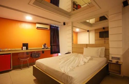 Demarchi Hotel | Luna Motel