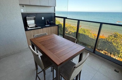 Anchieta Apartment | Luxo à Beira Mar com 3 suites e varanda Goumert com churrasqueira vista para o mar