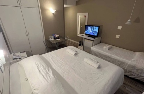 Matriz Hotel | Luxurious Executive Triple Room Steps from Curitiba’s Best Parks and Landmark