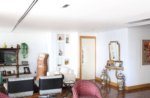 Copacabana Apartment | Luxury and sophistication with ocean views.