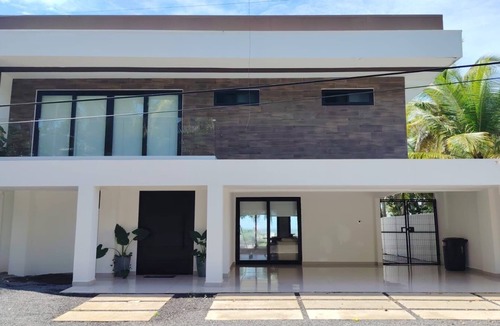 Cerro Plano Villa | Luxury Beachfront Villa in Playa Tivives, Ocean Views & Pool - non touristy area