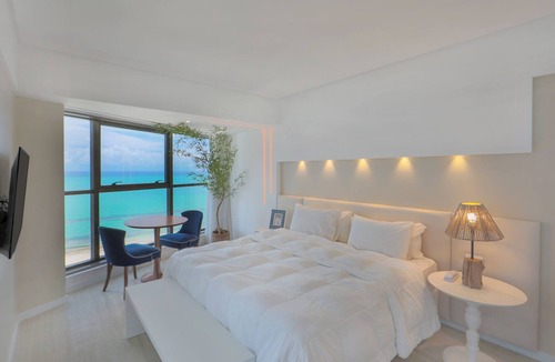 Pina Apartment | LUXURY FLAT DECORATED HIGH FLOOR AT THE SEASIDE OF THE BEACH OF BOA VIAGEM IN HOTEL