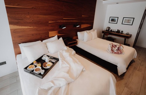 Rio Cuarto Hotel | Luxury Getaway | 3 Units | Heated Indoor Pool and Daily Buffet Breakfast