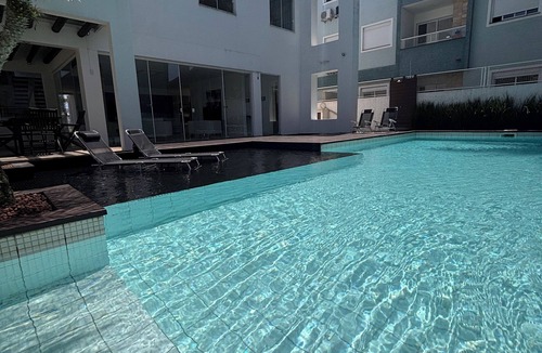 Ingleses Centro House | Luxury house - Swimming pool and soccer field