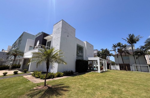 Ingleses Centro House | Luxury house - Swimming pool and soccer field