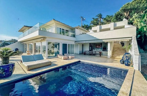 Buzios Villa | Luxury Oceanfront Villa Ferradura, Búzios 5 Suites Infinity Pool & Privacy