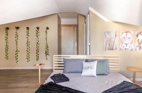 Tabuleiro Apartment | Luxury Suite with Bathtub - 7 min to BC Beach - Up to 4