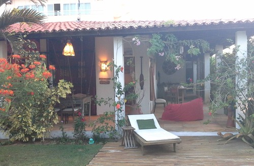 Centro House | Magnificent beach house: swimming pool and tropical garden!