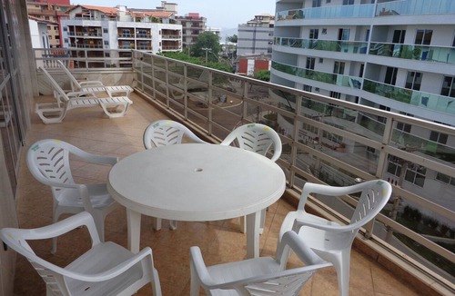 Centro Apartment | MAKE YOURSELF AT HOME! Spacious, 4 bedrooms, air conditioning, free Wi-Fi, close to the street market!
