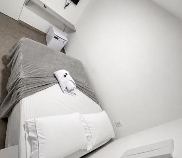 Manaira House | Manaira Suite 01