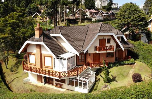Vila Inglesa House | Mansão com 5 Suítes Churrasqueira Solarium Lareira