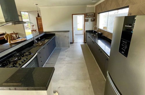 Marina House | Mansion in Búzios, 9 suites… accommodates 18 people comfortably