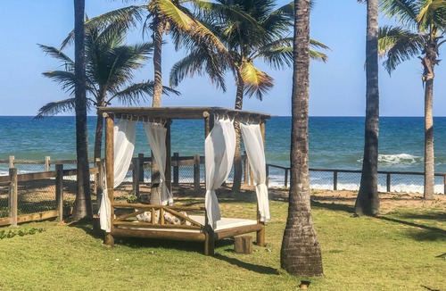 Catu de Abrantes House | Mansion right on the sand at Busca Vida beach.