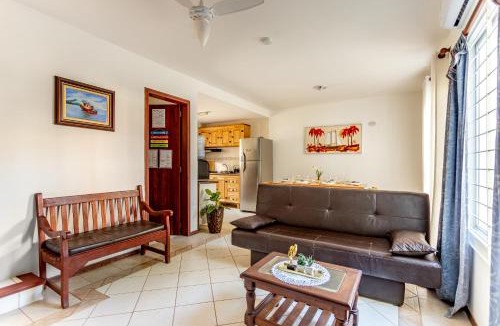 Canto Grande House | Mariscal Ideal Refúgio para Famílias, Cama King, Enxoval Completo, 220m do Mar