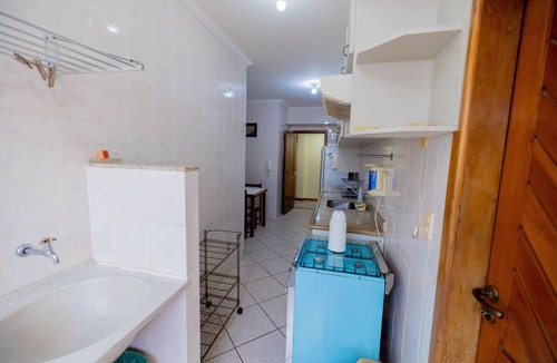 Praia do Morro Apartment | MARTHA SCHWANTZ 301 BUILDING, 3 BEDROOM APARTMENT - 1 garage 200m FROM MORRO BEACH.