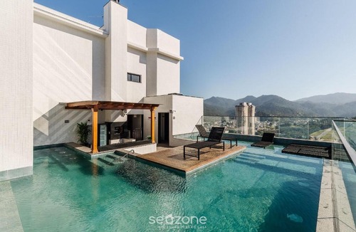 Centro Apartment | MHFA - Studios in Luxurious Building with Sea View